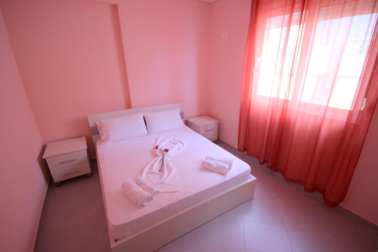 Ideal Holiday Apartments Sarandë Eksteriør billede