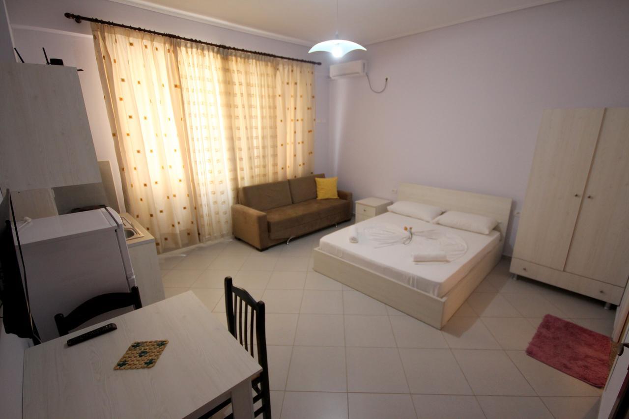 Ideal Holiday Apartments Sarandë Eksteriør billede